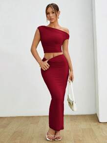SHEIN PETITE 2 piezas Conjunto de blusa y falda con cuello asimétrico y plisados para mujer