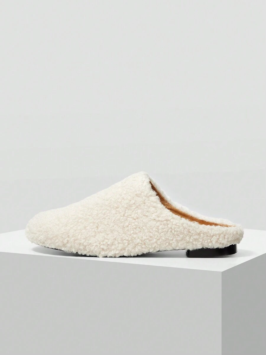 MOTF PREMIUM SIMPLE ROUND TOE CASUAL FUZZY FLATS - White - View 2