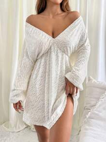 SHEIN EZwear 长袖纯色激光切割 V 领休闲连衣裙，春秋