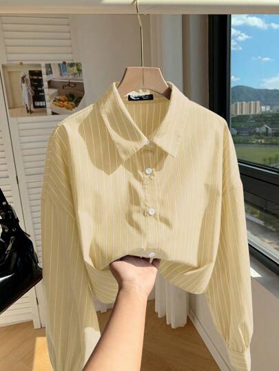 Comfortcana Nuova camicia a righe sciolta e corta in crêpe arricciato da donna