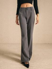 Poéselle Quần âu sọc cơ bản cài nút phía trước dành cho nữ: Quần dài tôn dáng, đa năng, thích hợp để mặc hàng ngày, hẹn hò thường ngày và mặc đi làm, kết hợp sự thoải mái và phong cách trong thiết kế sọc cổ điển. - Màu xám đen - Xem 4