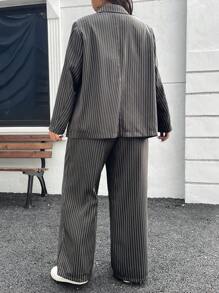 SHEIN Essnce 3 件大码女式条纹背心、西装外套和裤子套装 - 深灰色 - 查看 2