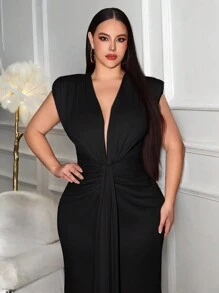 SHEIN SXY Vestido ajustado con pliegues en unicolor elegante talla grande, verano - Negro - Ver 7