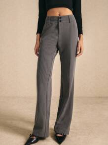 Poéselle Quần âu sọc cơ bản cài nút phía trước dành cho nữ: Quần dài tôn dáng, đa năng, thích hợp để mặc hàng ngày, hẹn hò thường ngày và mặc đi làm, kết hợp sự thoải mái và phong cách trong thiết kế sọc cổ điển. - Màu xám đen - Xem 1