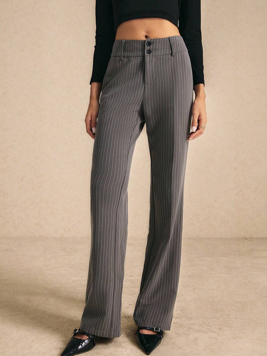 Poéselle Quần âu sọc cơ bản cài nút phía trước dành cho nữ: Quần dài tôn dáng, đa năng, thích hợp để mặc hàng ngày, hẹn hò thường ngày và mặc đi làm, kết hợp sự thoải mái và phong cách trong thiết kế sọc cổ điển. - Màu xám đen - Xem 1