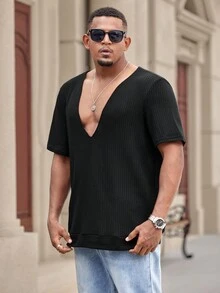 Manfinity CasualMax 大码男士休闲 V 领短袖纯色 T 恤，夏季