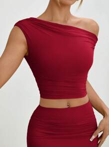 SHEIN PETITE 2 piezas Conjunto de blusa y falda con cuello asimétrico y plisados para mujer