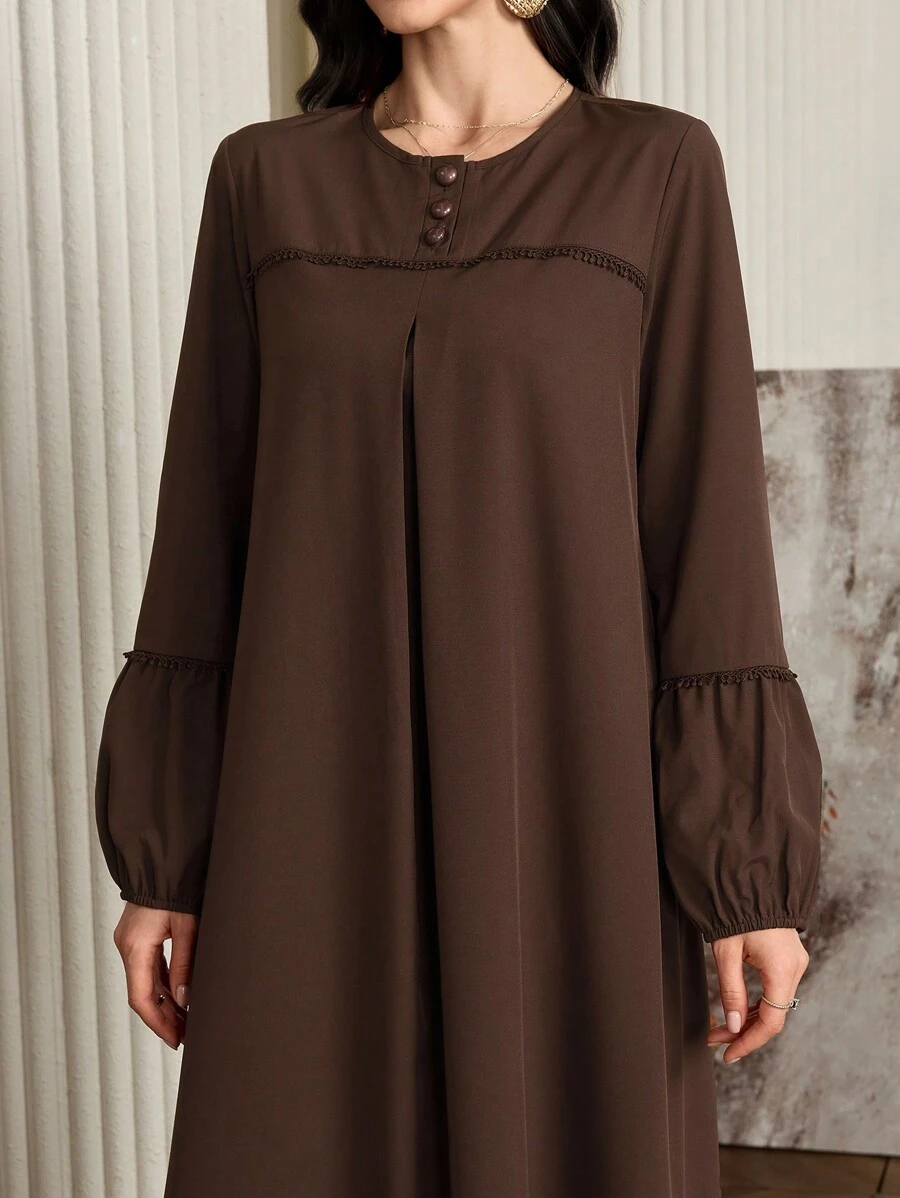 Al Najma 女士纯色纽扣装饰半襟灯笼袖优雅连衣裙，休闲朴素长袖束腰长款阿拉伯连衣裙，适合休闲日常/家居服 - 棕色 - 查看 1