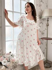 Plus Size Tulip Ditsy Floral Ruffled Square Neck Nightgown