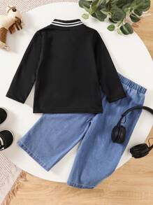 男婴黑色刺绣 Polo 衫和配套牛仔裤套装。这款时尚服装采用优质面料和工艺制成，是您宝宝衣柜的完美选择，适合日常活动、户外游戏、特殊场合和拍照。这款经典 Polo 衫和牛仔裤套装将让您的宝宝在每个珍贵时刻保持温暖、时尚和可爱。 - 彩色 - 查看 2