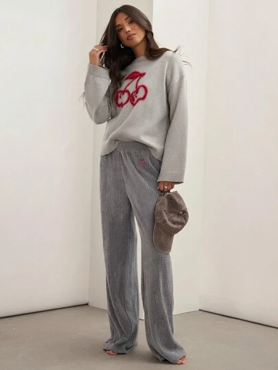 COSMINA 女式超大拉绒蓬松红樱桃图案圆领长袖灰色毛衣，秋冬款