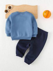 Cozy Pixies 2 件装男婴字母设计圆领长袖运动衫和松紧腰裤套装，男婴服装 - 藍色 - 查看 2