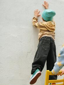 SHEIN 2 件套男孩可爱/复古/休闲正面印花/条纹/贴片/徽标长袖连帽运动衫和直筒牛仔裤，适合居家和户外玩耍，春/秋/冬 - 彩色 - 查看 2
