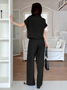 DAZY Bộ đồ mặc nhà 2 món dành cho nữ, gồm áo sơ mi cài cúc phía trước màu trơn và quần ống rộng có túi trang trí. - màu đen - Xem 2