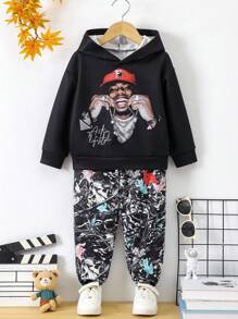 SHEIN 4-7 岁男孩时尚休闲街头连帽衫和裤子套装，带金属印花，适合圣诞派对、生日、日常穿着 - 适合秋季、春季、冬季 - 深灰色 - 查看 1