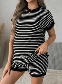 SHEIN Bộ 2 áo thun sọc cổ tròn tay ngắn và quần short thường ngày cho bà bầu - màu đen - Xem 5