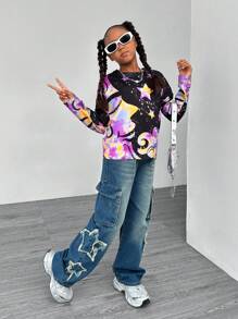 SHEIN Girls' Allover Holographic Star And Moon Print Outfit, Blending Fashion And Vitality. The Unique Printed Design Is Playful And Personalized, With Fashionable Star And Moon Patterns. Suitable For Outings, This Outfit Exudes Youthful Vibrancy In The Autumn/Winter Season. High-Quality Fabric Ensures Comfort And Warmth, Allowing Girls To Wear It With Ease. - Black - View 2