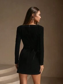 Anewsta 女士优雅水钻装饰天鹅绒长袖A字迷你连衣裙，保暖适合节日派对穿着 - 黑色 - 查看 2