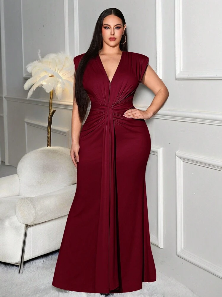 SHEIN SXY Vestido elegante e ajustado com franzido, de cor sólida, para tamanhos grandes, ideal para o verão - Vinho - Visão 3