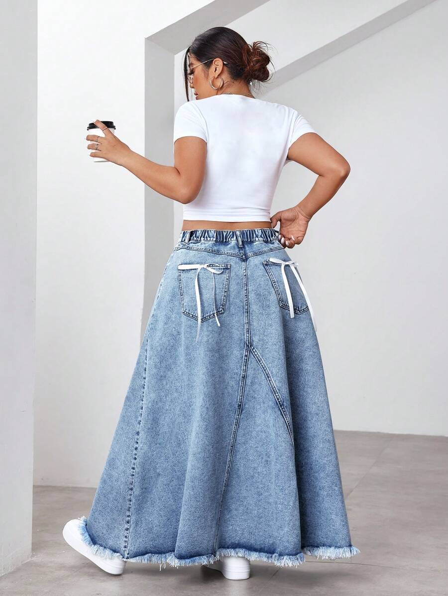 SHEIN EZwear 大码休闲牛仔裙,带蝴蝶结装饰和口袋 - 淺色水洗藍 - 查看 1