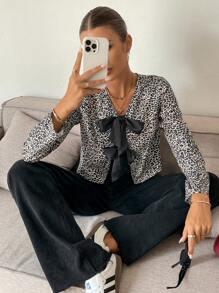 SHEIN Frenchy 女士休闲豹纹蝴蝶结衬衫 - 彩色 - 查看 5