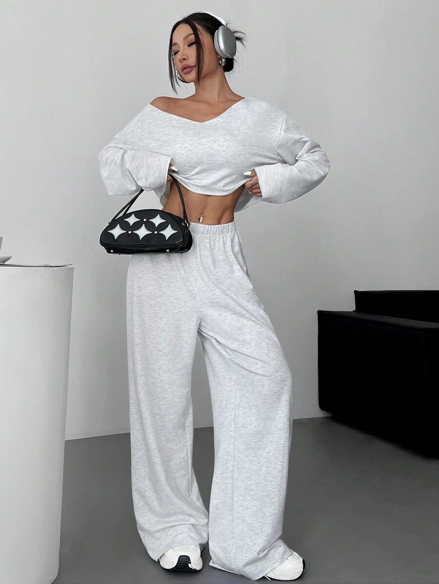 SHEIN EZwear Bộ 2 món/Bộ áo nỉ cổ chữ V trơn mới cho nữ và quần nỉ - Xám - Xem 1