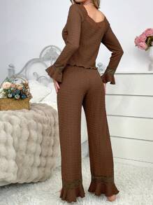 蕾丝拼布 V 领系带纯色提花喇叭袖和长裤睡衣套装