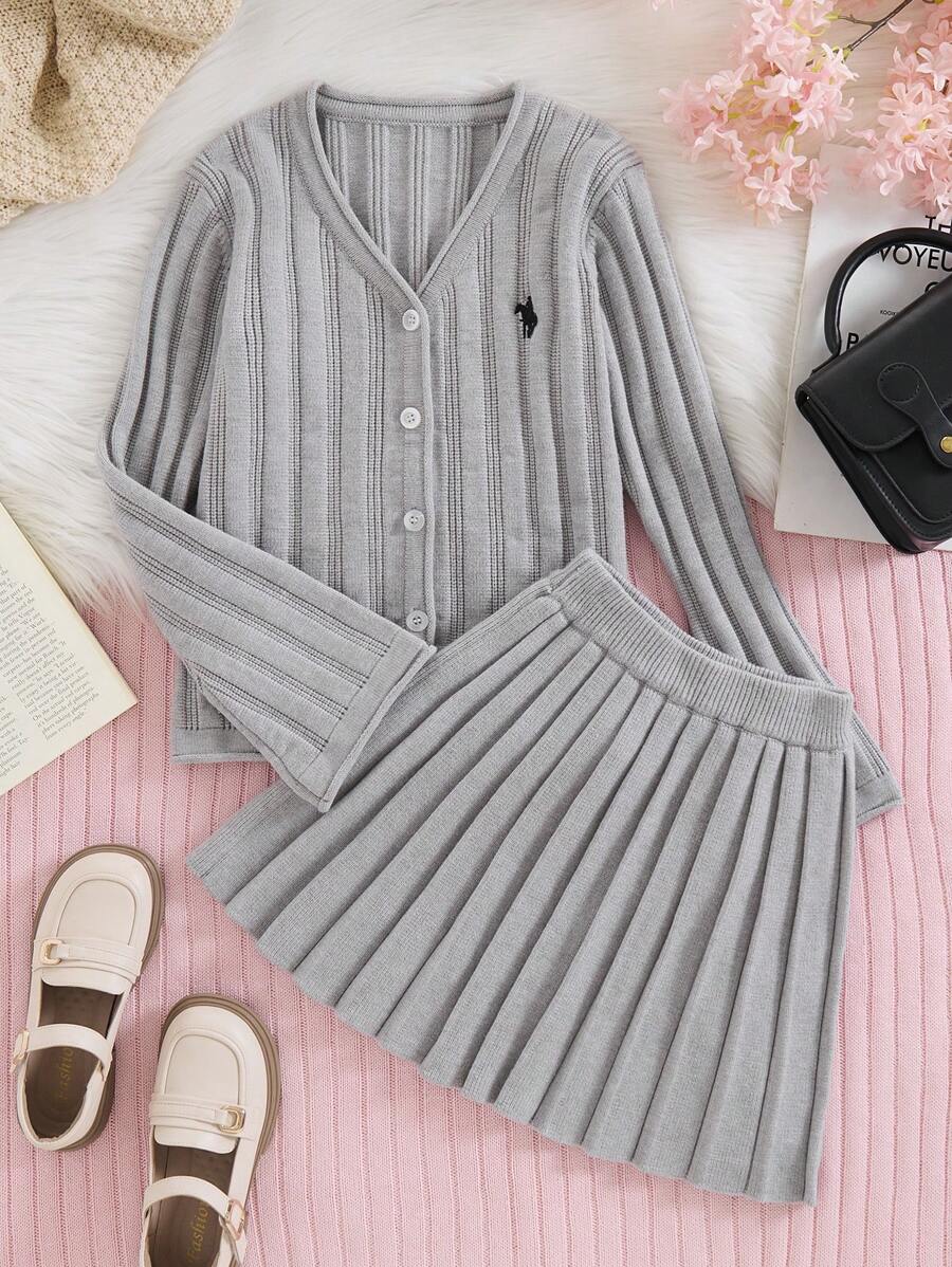 2pcs Tween Girl Fashion V-Neck Knitted Cardigan And Pleated Skirt Suit