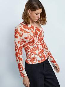 Maija Women's Red Christmas Print Asymmetrical Shoulder Long Sleeve Elegant T-Shirt, Autumn - Red and White - View 6