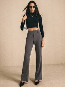 Poéselle Quần âu sọc cơ bản cài nút phía trước dành cho nữ: Quần dài tôn dáng, đa năng, thích hợp để mặc hàng ngày, hẹn hò thường ngày và mặc đi làm, kết hợp sự thoải mái và phong cách trong thiết kế sọc cổ điển. - Màu xám đen - Xem 5