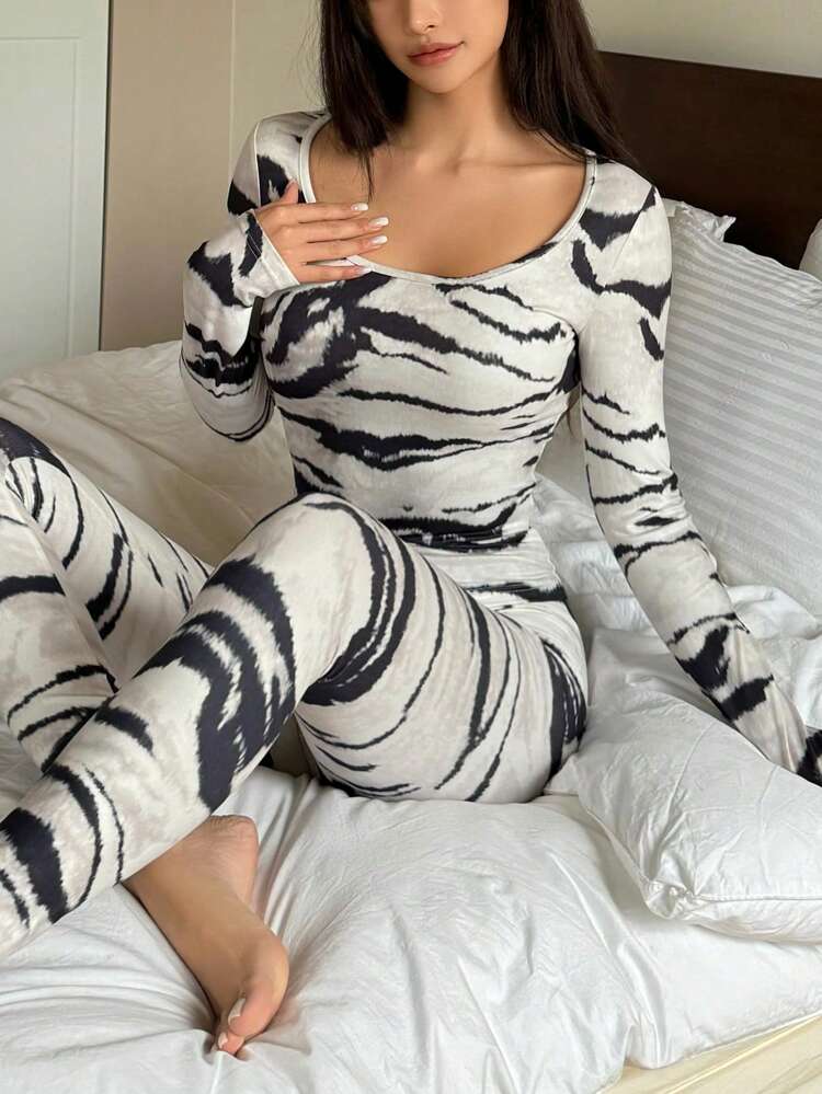 Zebra Striped Print Plush Fabric Slim Fit Pajama Set, Fall Winter Clothes
