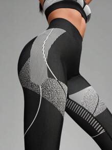 Innovista Women Seamless 3D Sculpting Sport Sets, 2pcs,Dynamic Stripes Seamless Middle Support Racerback Push Up Sports Bra&Workout Biker Leggings Set,Stretchy Sets,High Waist Sets,Striped Texture, Festival,Fall - Black and White - View 6