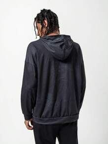 SHEIN 青少年男童休闲时尚人像图案长袖卫衣 - 黑色 - 查看 2