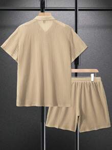 Manfinity Homme 2pcs Men's Plus Size Button-Down Short Sleeve Shirt And Drawstring Casual Shorts Suit