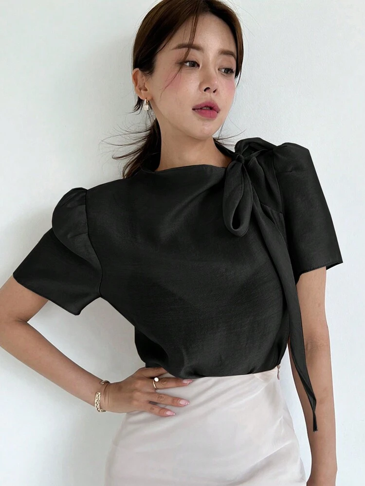 Women's Solid Color Tie Up Short Sleeve Minimalistic Casual Top