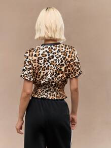 MISSGUIDED Top à manches ballons courtes avec imprimé léopard, taille froncée et imprimé du numéro "89" - Multicolore - Voir 2