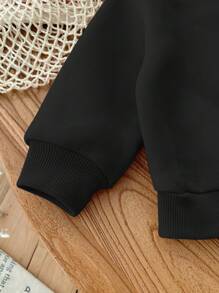 SHEIN Mommy And Me Matching Outfits 2pcs - Neutral All-Match Casual Cute Khaki Cartoon Graphic Crew Neck Long Sleeve Sweatshirts For Baby Girl, Baby Boy And Mom (2 Pieces Sold Separately)