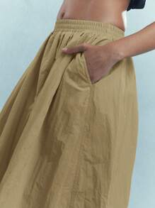 MISSGUIDED Nylon Fluffy Midi Skirt With Pockets - Brown - View 3