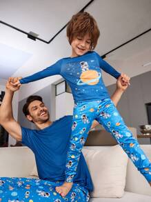 Conjuntos a juego ajustados de niño pequeño, manga larga con estampado de astronauta y cielo estrellado, parte superior y pantalones - Multicolor - Ver 1
