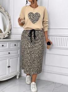 Calvaya Bộ 2 áo cổ tròn in hình trái tim cỡ lớn và chân váy buộc phía trước - Màu Khaki - Xem 5