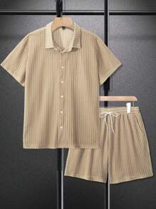 Manfinity Homme 2pcs Men's Plus Size Button-Down Short Sleeve Shirt And Drawstring Casual Shorts Suit