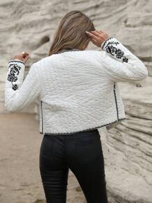 Aveloria Modichic 法式优雅风极简黑白拼色刺绣花朵轻薄长袖夹棉棉服秋冬装 - 米色 - 查看 2