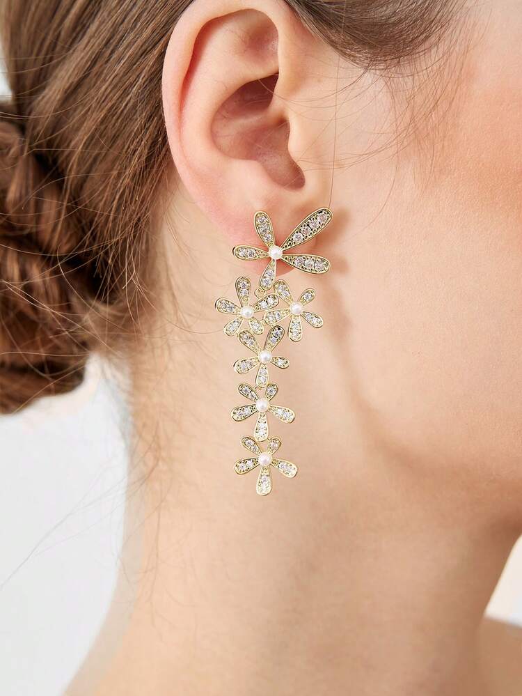 ゴールドメッキの牡丹の花と真珠の高級ピアス