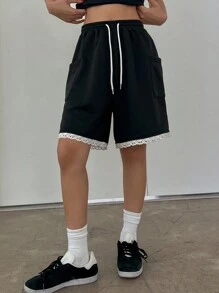 DAZY 女士蕾丝拼接束腰宽松百慕大短裤 - 黑色 - 查看 6