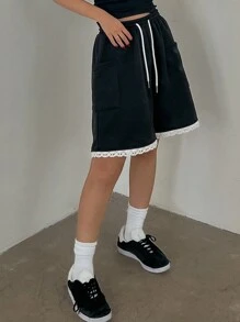 DAZY 女士蕾丝拼接束腰宽松百慕大短裤 - 黑色 - 查看 2