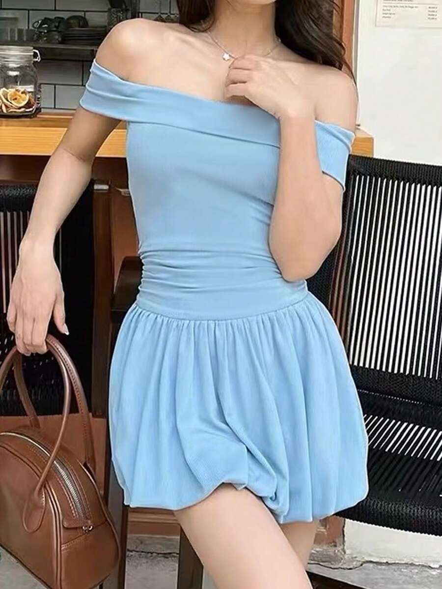 INAWLY Vestido mini casual minimalista de mujer con hombros descubiertos y plisado - Celeste - Ver 1