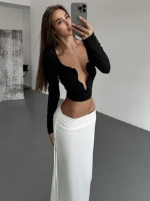 Aloruh 现代深 V 领紧身长袖黑色 T 恤