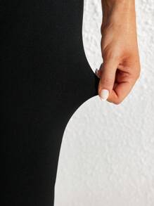 SHEIN 2pcs Maternity Solid Color Cropped Sport Tank Top & Pants Set