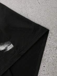 PAVTROS Manfinity Streetrush Streetrush Men's Contrast Color Print Round Neck Short Sleeve T-Shirt Men Y2k Clothes Men Outfit Men Black Outfit,Halloween,Halloween Party,Streetwear