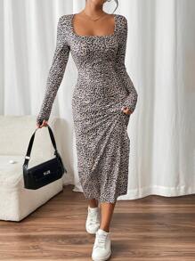 SHEIN Frenchy Dames bodyconjurk met vierkante hals en lange mouwen en luipaardprint